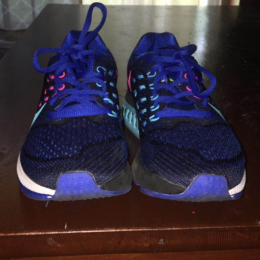 Nike tennis shoes